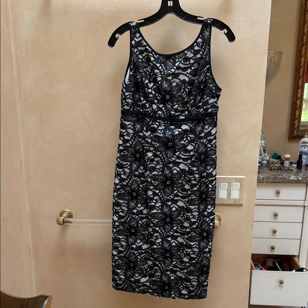 Carmen Marc Valvo Black Floral Lace Midi Dress